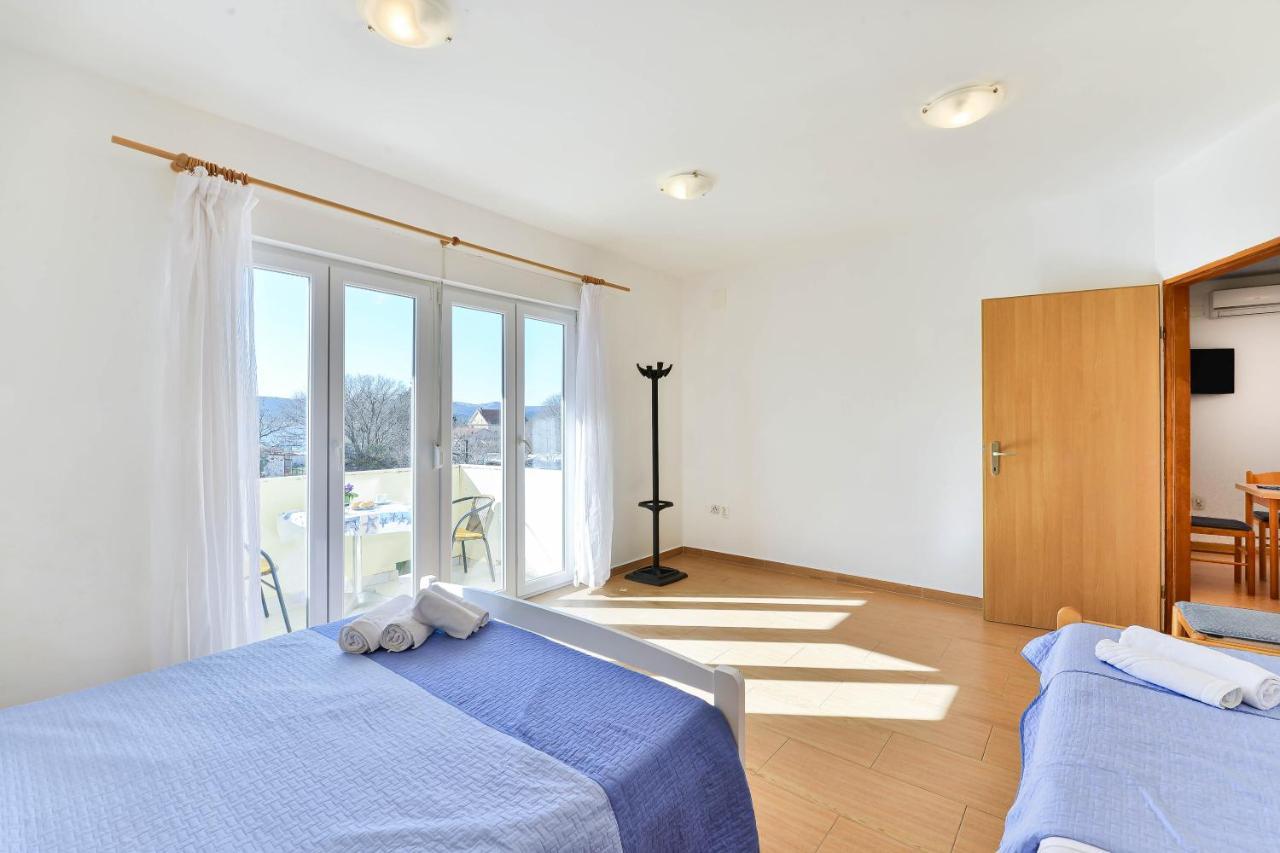 Apartments Adria Turanj Exterior foto