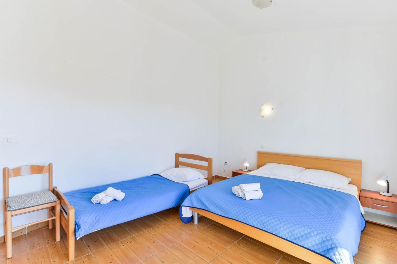 Apartments Adria Turanj Exterior foto