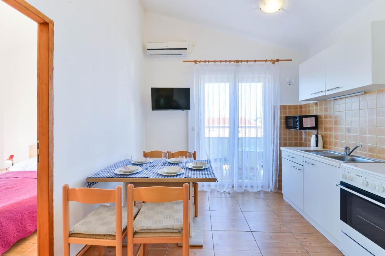 Apartments Adria Turanj Exterior foto
