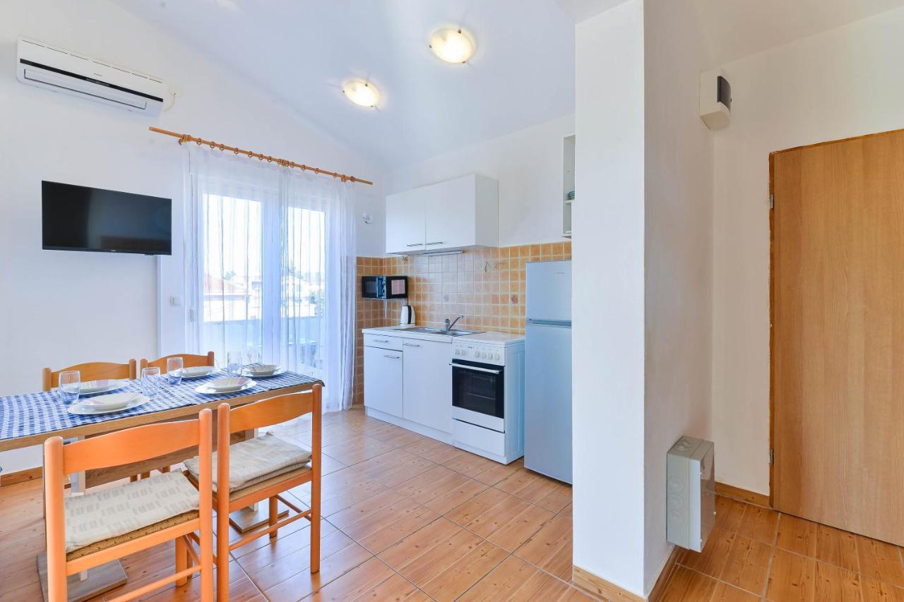 Apartments Adria Turanj Exterior foto